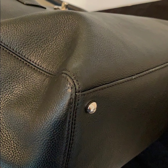 Authentic CHANEL black leather tote - Picture 5 of 8